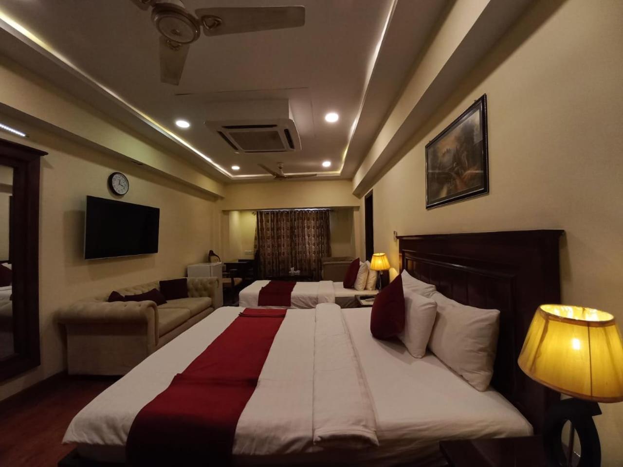 Diplomat Hotel 이슬라마바드 외부 사진