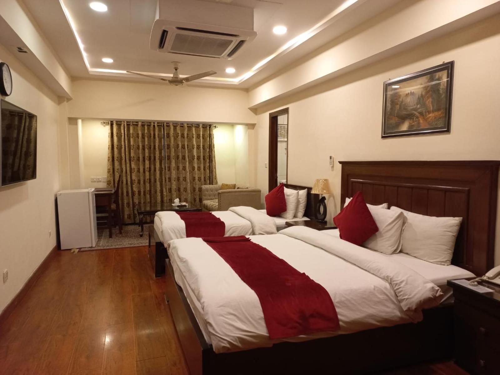 Diplomat Hotel 이슬라마바드 외부 사진